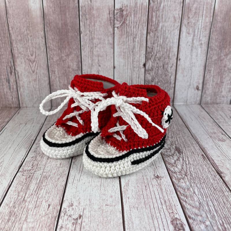 Babyschuhe, Gehäkelte Turnschuhe Fürs Baby, Gestrickte Babysneaker, Babyschuhe Gehäkelt, Strickschuhe Geschenk Babyparty von handmadebyhe84