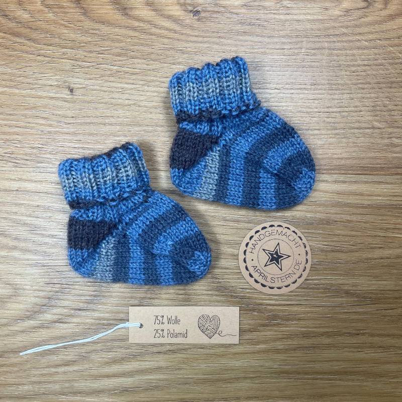 Babysocken Gr. 15 - 17 Handgestrickt, Gestrickte Babysöckchen, Warme Wollsocken Für Babys, Erstlingssocken, Geschenk Babyparty, Blau Babysocken Gr. 15 - 17 Handgestrickt, Gestrickte Babysöckchen, Warme Wollsocken Für Babys, Erstlingssocken, Geschenk Babyparty, Blau von handmadebyhe84