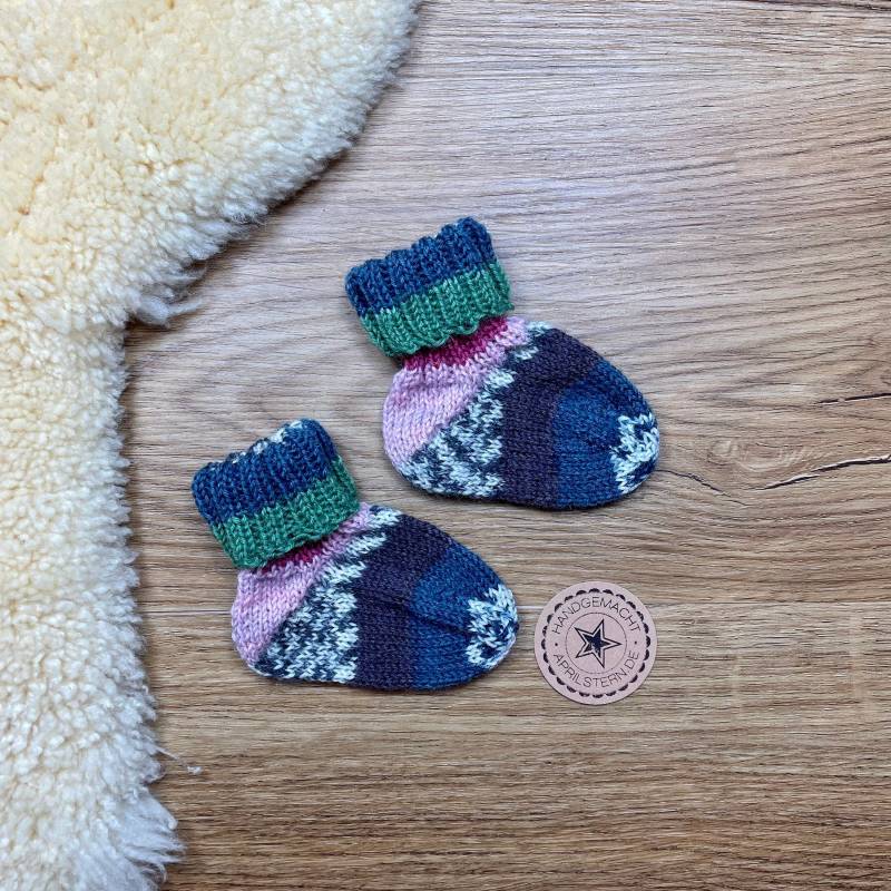 Babysocken Gr. 16 18 Handgestrickt Babysöckchen von handmadebyhe84