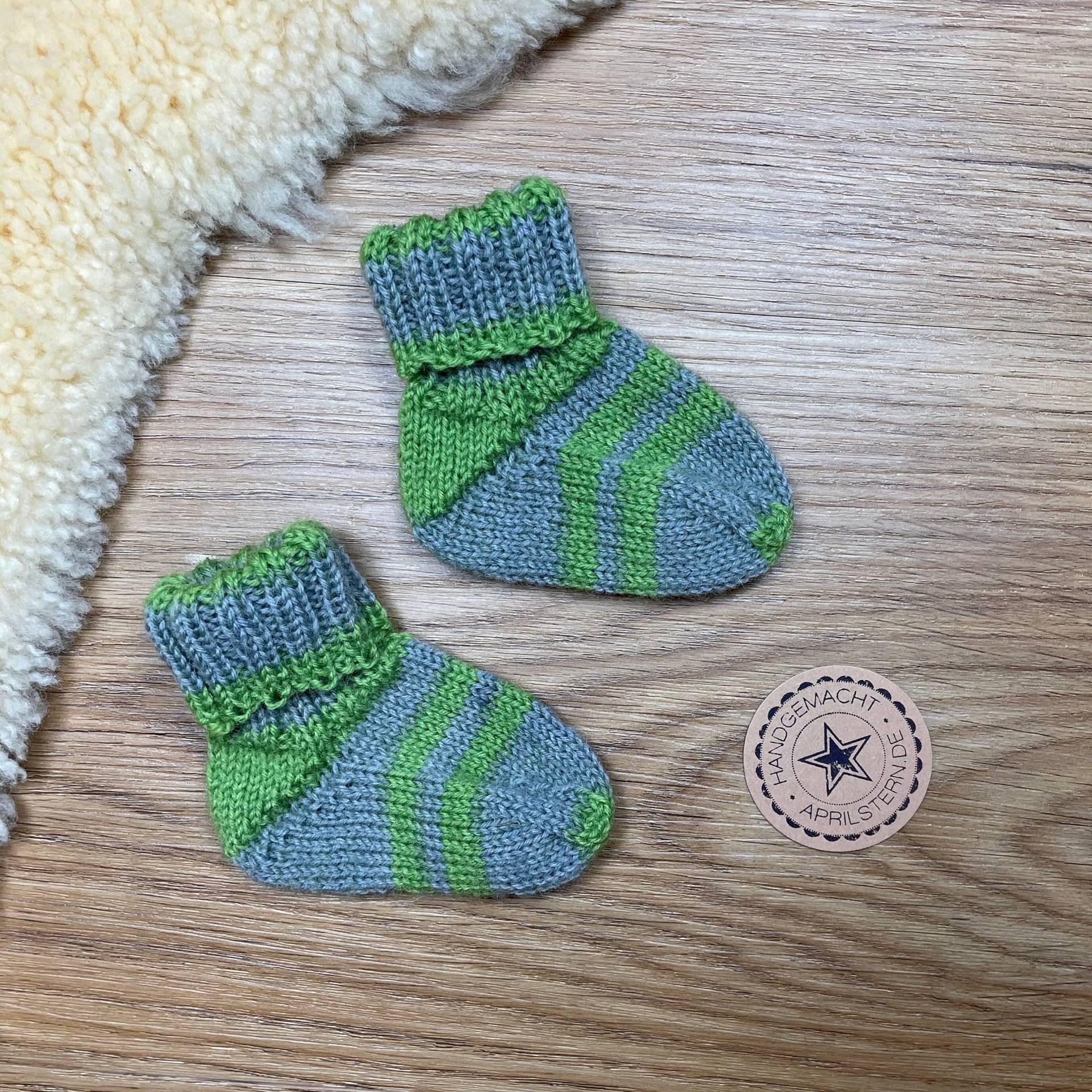 Babysocken Handgestrickt Grau Grün Gr. 16 - 18 Gestrickte Baby Wollsocken von handmadebyhe84