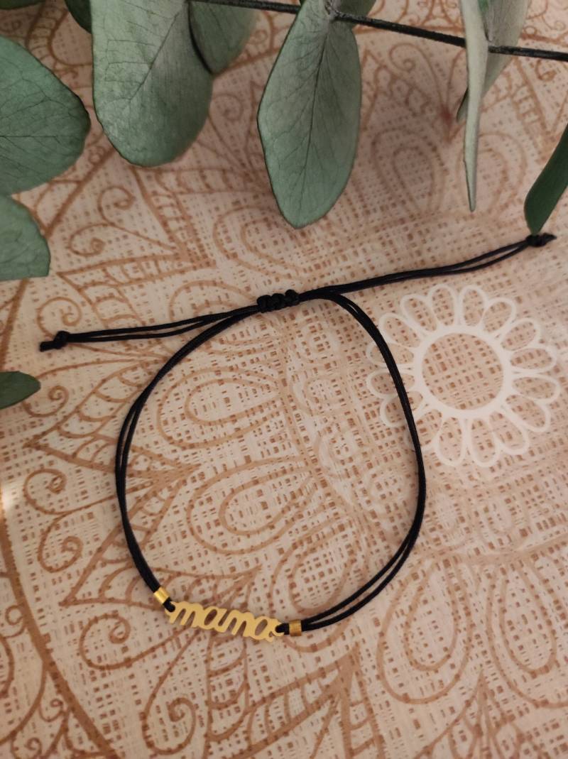 Mama Makrameearmband /Geschenk /Muttertag Mama Makrameearmband /Geschenk /Muttertag von handmadeschmiedeno1