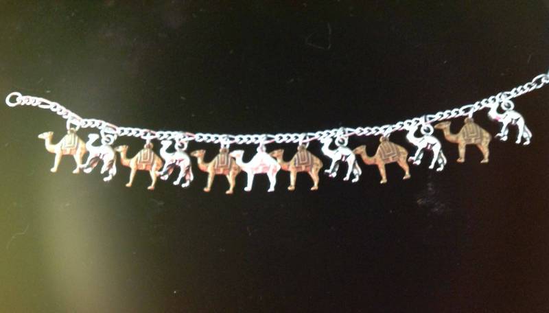 Kamel Dromedar Armband Handmade Vintage Recycled Victorian Mode/Kostüm Schmuck in Gold Silber Ton W 12 Reize Verbringen 35 Erhalten Kostenlos Schiff Kamel Dromedar Armband Handmade Vintage Recycled Victorian Mode/Kostüm Schmuck in Gold Silber Ton W 12 Reize Verbringen 35 Erhalten Kostenlos Schiff von handsoftimebyjudith