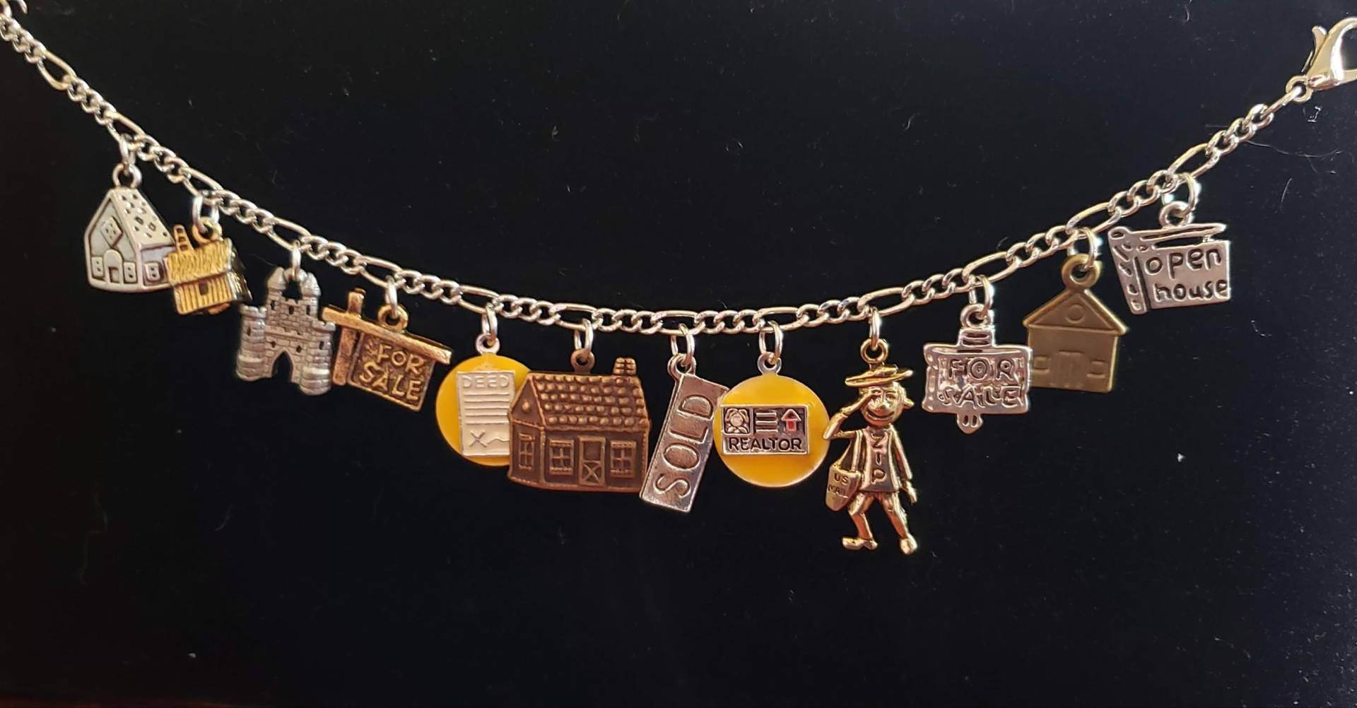 Makramee Armband Vintage Viktorianisch Recycelt Steampunk Mode Und Trachtenschmuck in Silber Goldtönen Mit 12 Verschiedenen Charms Makramee Armband Vintage Viktorianisch Recycelt Steampunk Mode Und Trachtenschmuck in Silber Goldtönen Mit 12 Verschiedenen Charms von handsoftimebyjudith