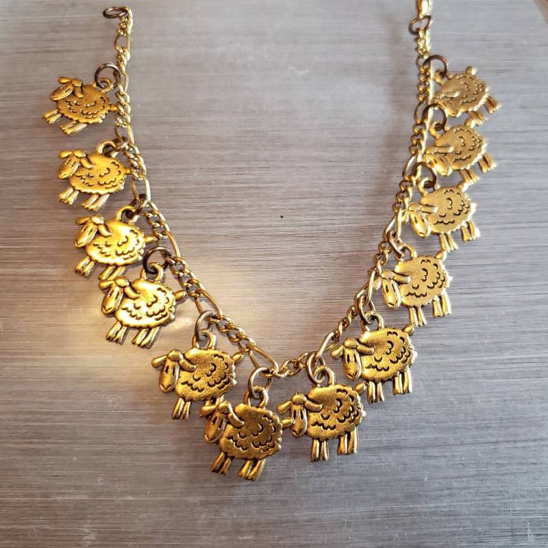 Schaf Bettelarmband Handmade Vintage Recycled Victorian Kostüm Und Modeschmuck W12 Gold Charms Versandkostenfrei Bestellbar von handsoftimebyjudith