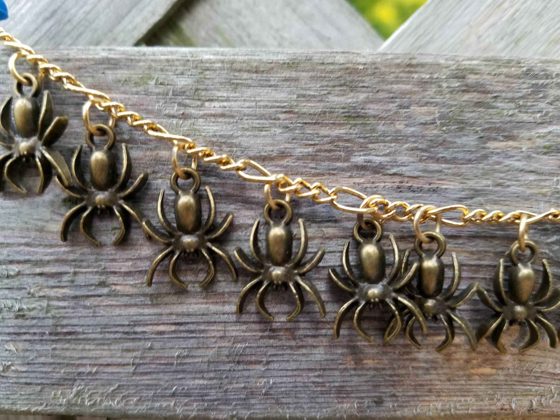 Spinne Armband Handgemacht Steampunk Viktorian Vintage Recycled Mode Und Kostüm Schmuck W/12 Spinnen Insekten Charme. Kostenloser Versand Möglich Spinne Armband Handgemacht Steampunk Viktorian Vintage Recycled Mode Und Kostüm Schmuck W/12 Spinnen Insekten Charme. Kostenloser Versand Möglich von handsoftimebyjudith