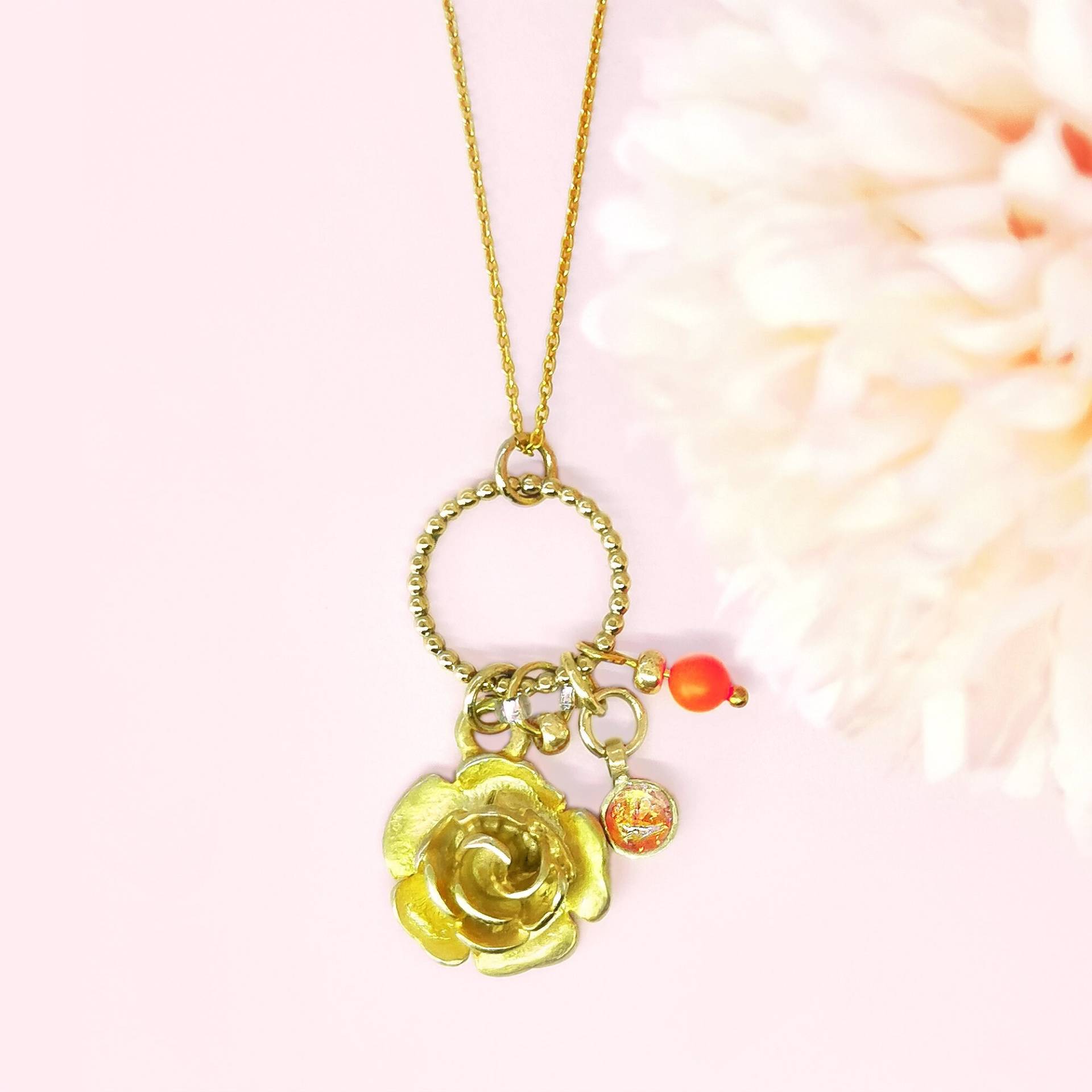 Goldene Rose Mit Neonorange - Halskette Kleinen Anhängern Von Handvollendet Goldene Rose Mit Neonorange - Halskette Kleinen Anhängern Von Handvollendet von handvollendet