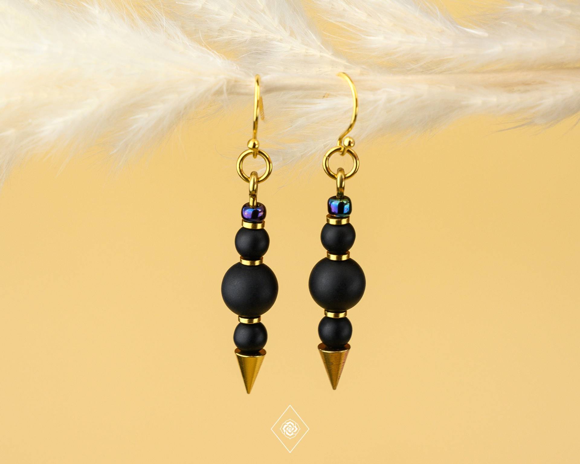 Handvollendet Black Pearl Pointed Cone - Ohrringe Handvollendet Black Pearl Pointed Cone - Ohrringe von handvollendet