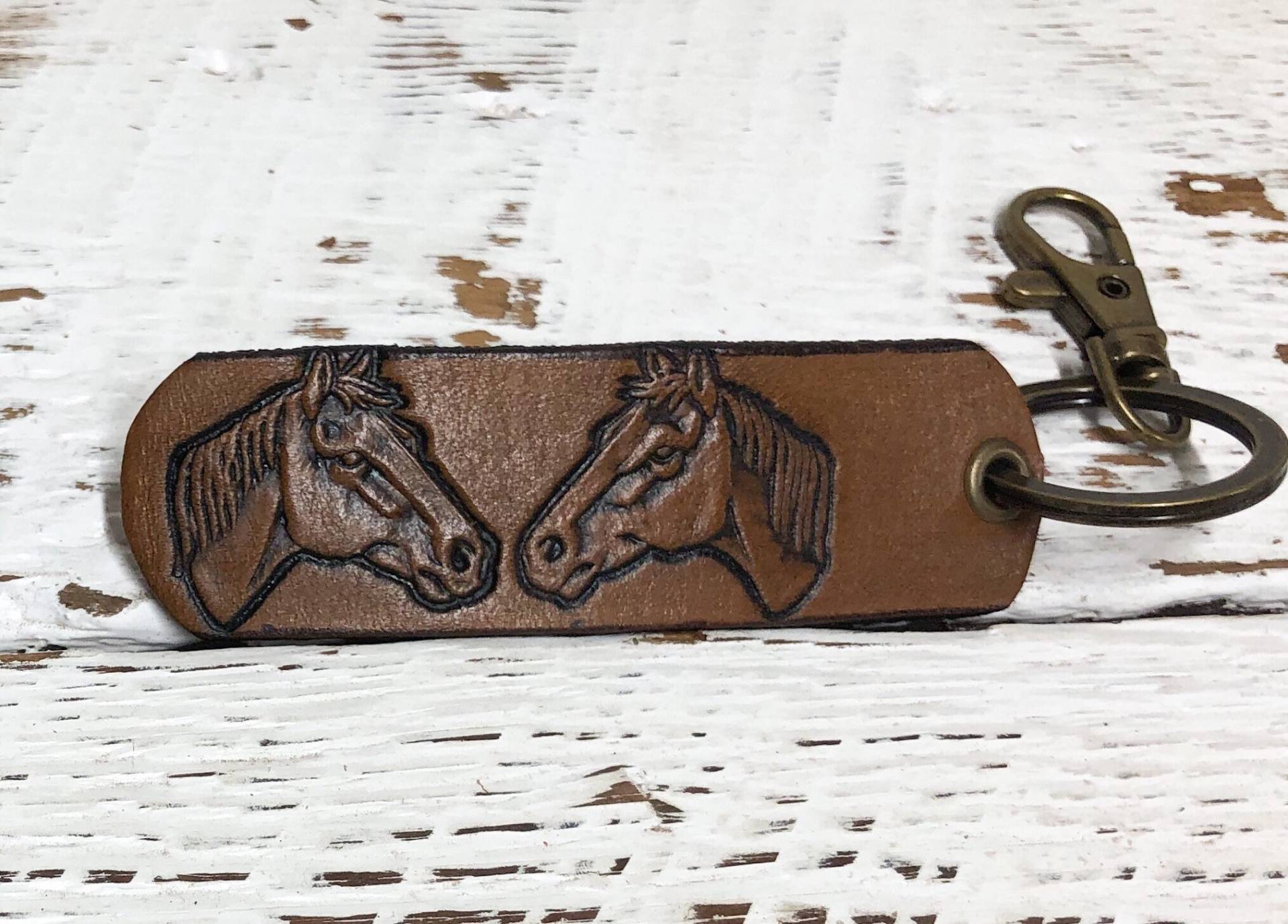 Pferd Schlüsselanhänger Aus Upcycling-Leder Handgefertigter Vintage-Gürtel Mit Pferd Schlüsselanhänger Aus Upcycling-Leder Handgefertigter Vintage-Gürtel Mit von handycraftedgoods