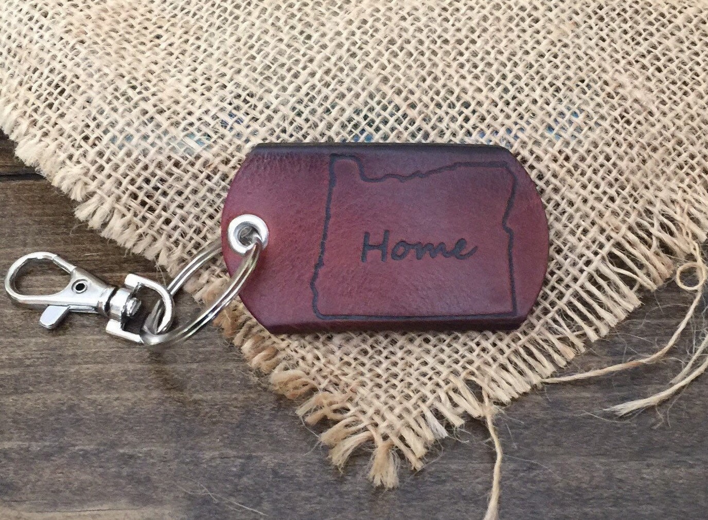 Upcycling Leder Oregon Schlüsselanhänger Handgefertigte State Schlüsselanhänger Upcycling Leder Oregon Schlüsselanhänger Handgefertigte State Schlüsselanhänger von handycraftedgoods