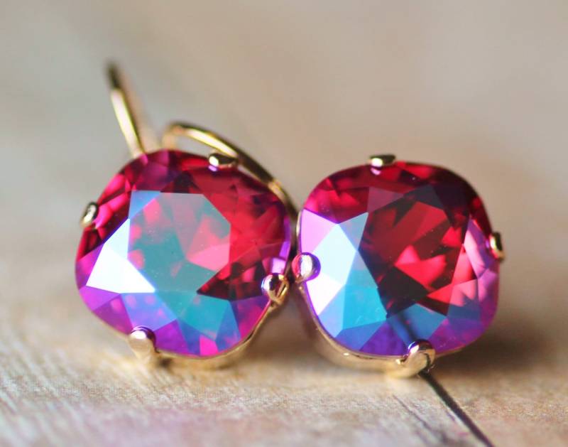 Neu Fuchsia Gletscher Blau Swarovski Kissen Ohrring, Lever Back, Strass Kristall Tropfenohrring, Hot Bright Pink, Gold Brisur, Antique Square von hangingbyathread1