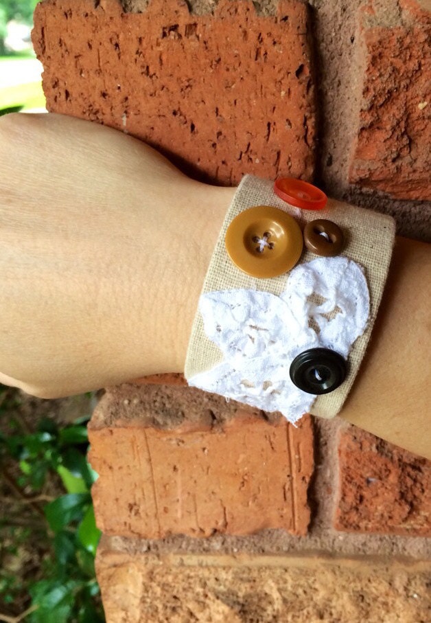 Leinen Und Spitze Upcycled Shabby Chic Textilstoff Manschette Herbst Winter Gastgeberin Geschenk von hangingbythreads