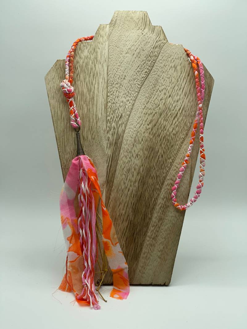 Umfunktionierte Vintage Seiden Sari Quasten Kette von hangingbythreads