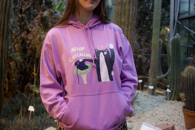 Unisex Hoodie Violett "stop Catcalling" von hannisch