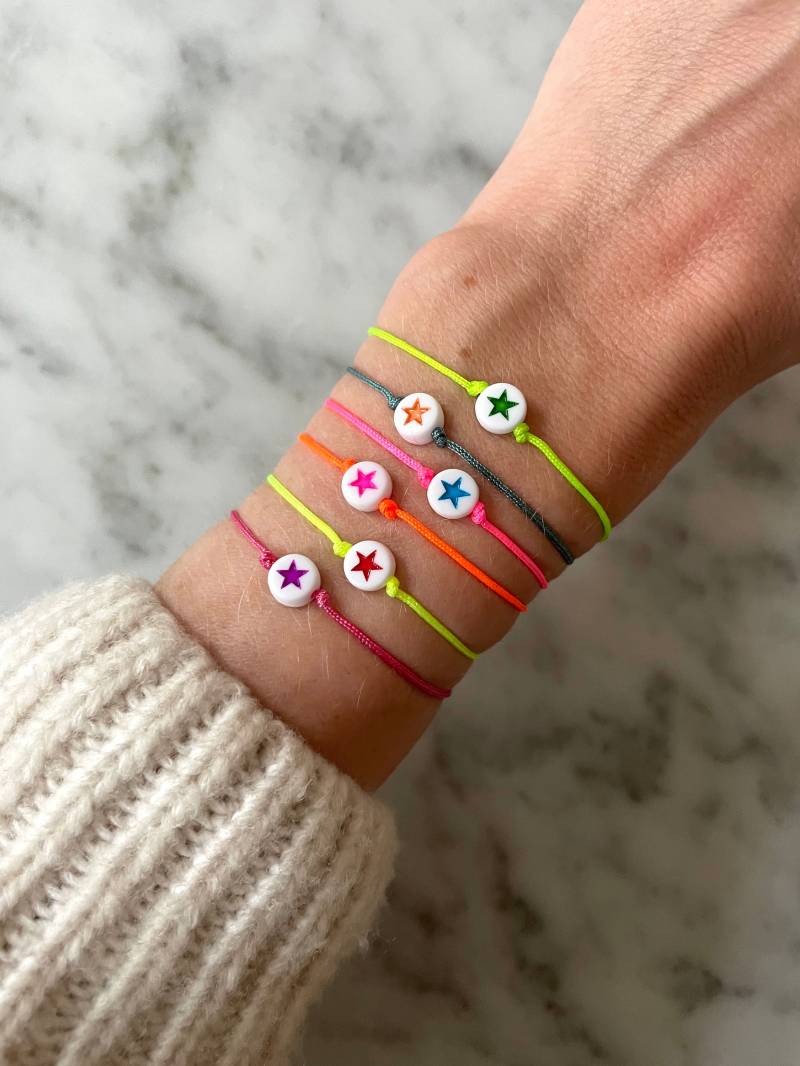 Zartes Neon Armband Stern Mit Karte | Makramee Freundschaftsarmband Surferarmband Perlenarmband Filigran Handgemacht Zartes Neon Armband Stern Mit Karte | Makramee Freundschaftsarmband Surferarmband Perlenarmband Filigran Handgemacht von happycine