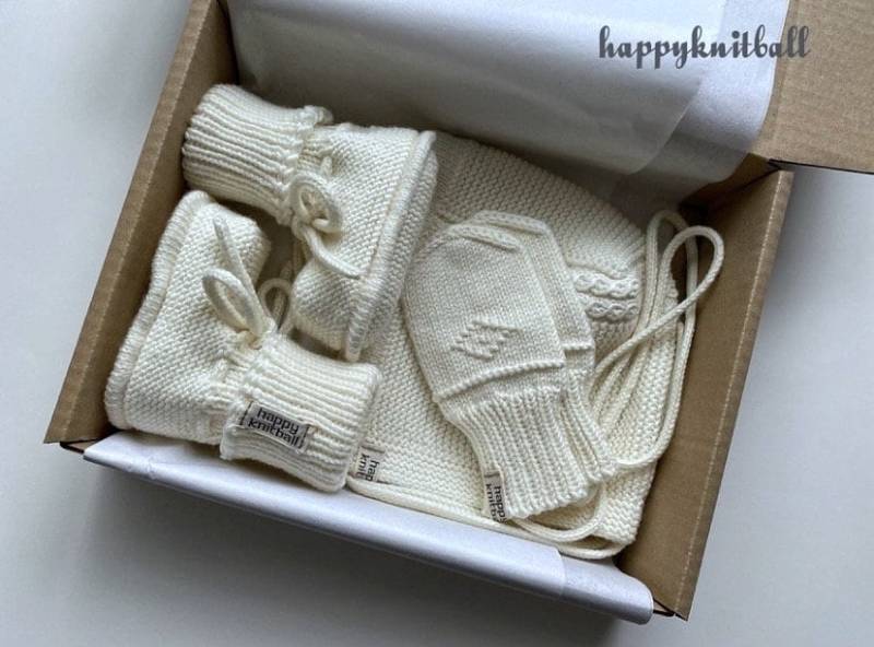 Baby Armstulpen Aus Merino Wolle Daumenlos Mit Band Gestrickt von happyknitball
