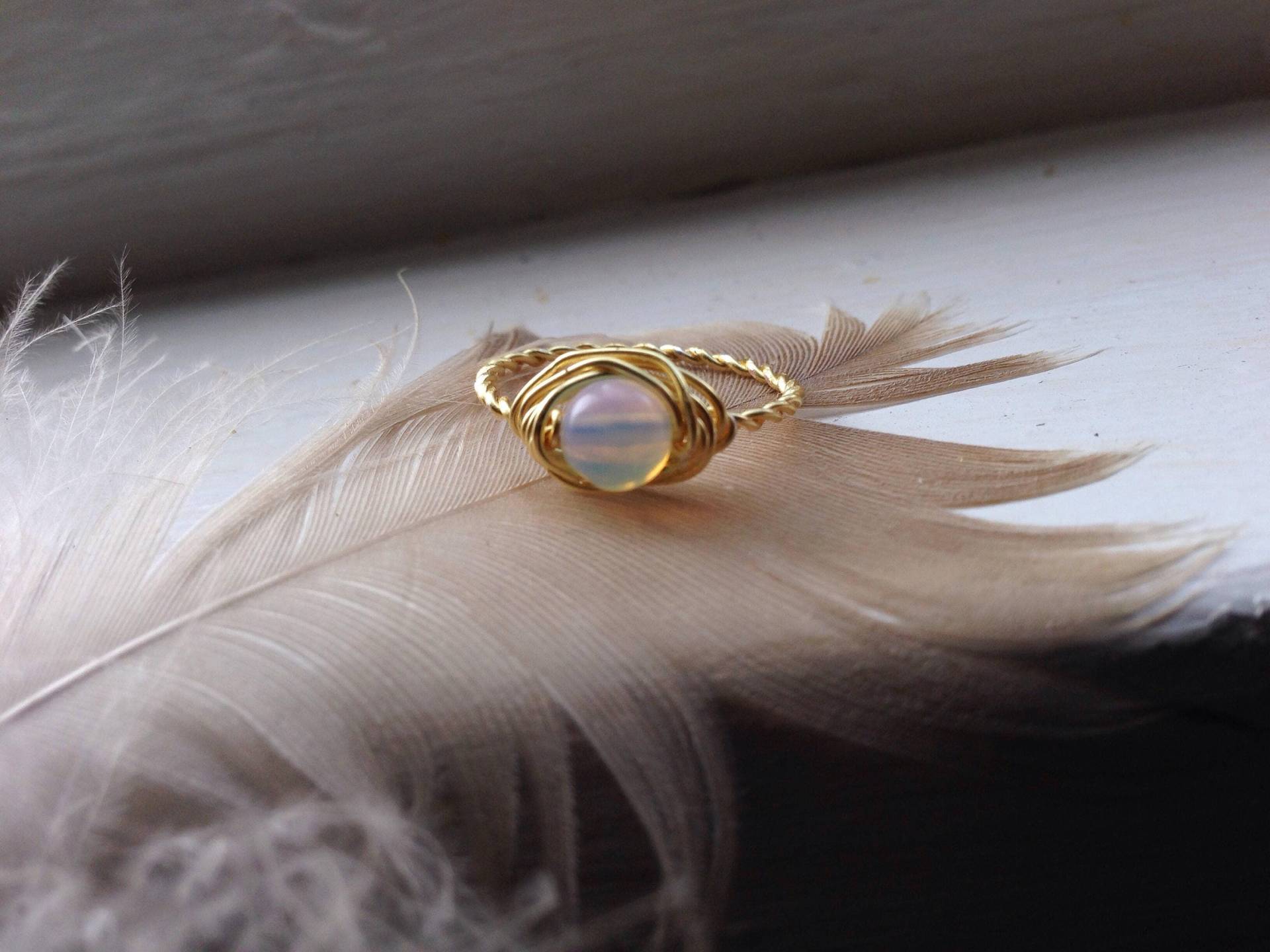 Opalith Wirewrapped Ring Mit Gold Kupfer - Jede Größe Kristall Heilung Spiritueller Schmuck Leidenschaft, Kreativität, Band von happymedium4eco