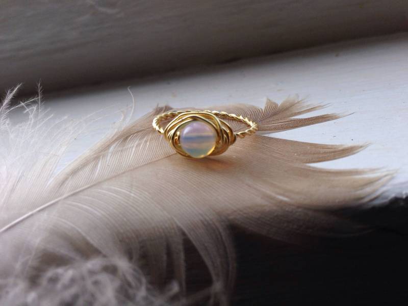 Opalith Wirewrapped Ring Mit Gold Kupfer - Jede Größe Kristall Heilung Spiritueller Schmuck Leidenschaft, Kreativität, Band von happymedium4eco