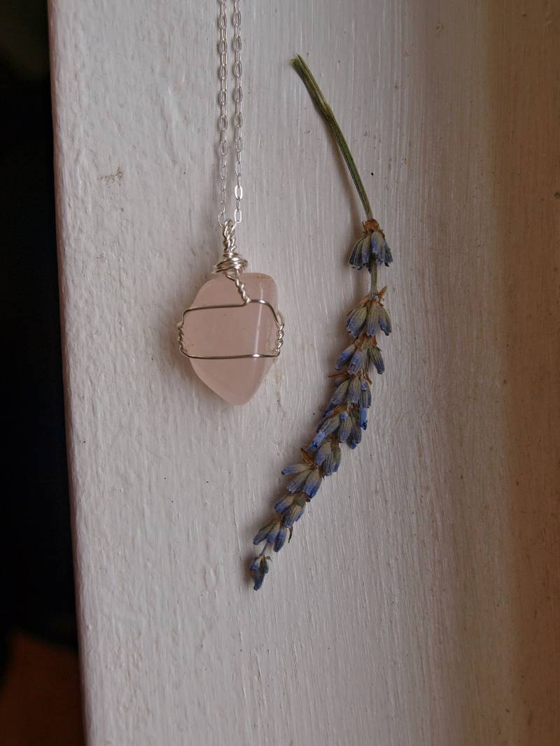 Rosenquarz Halskette Silber - Anhänger Beste Freundin Geschenk Für Sie Kristall Frau Rock Edelstein Schmuck Rosenquarz Halskette Silber - Anhänger Beste Freundin Geschenk Für Sie Kristall Frau Rock Edelstein Schmuck von happymedium4eco