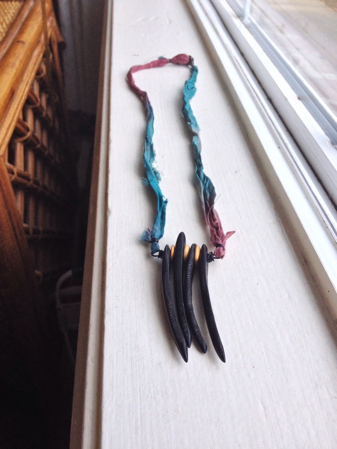 Sale - Holz Spikes Umweltfreundliche, Upcycled, Handgemachte Halskette von happymedium4eco