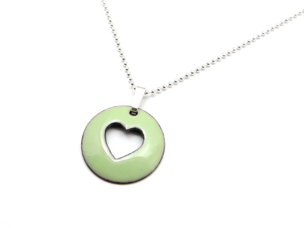 Feine 925 Silber Kette Mit Pastell Grünem Herz Anhänger - Hellgrüne Emaille Halskette Feine 925 Silber Kette Mit Pastell Grünem Herz Anhänger - Hellgrüne Emaille Halskette von happyment