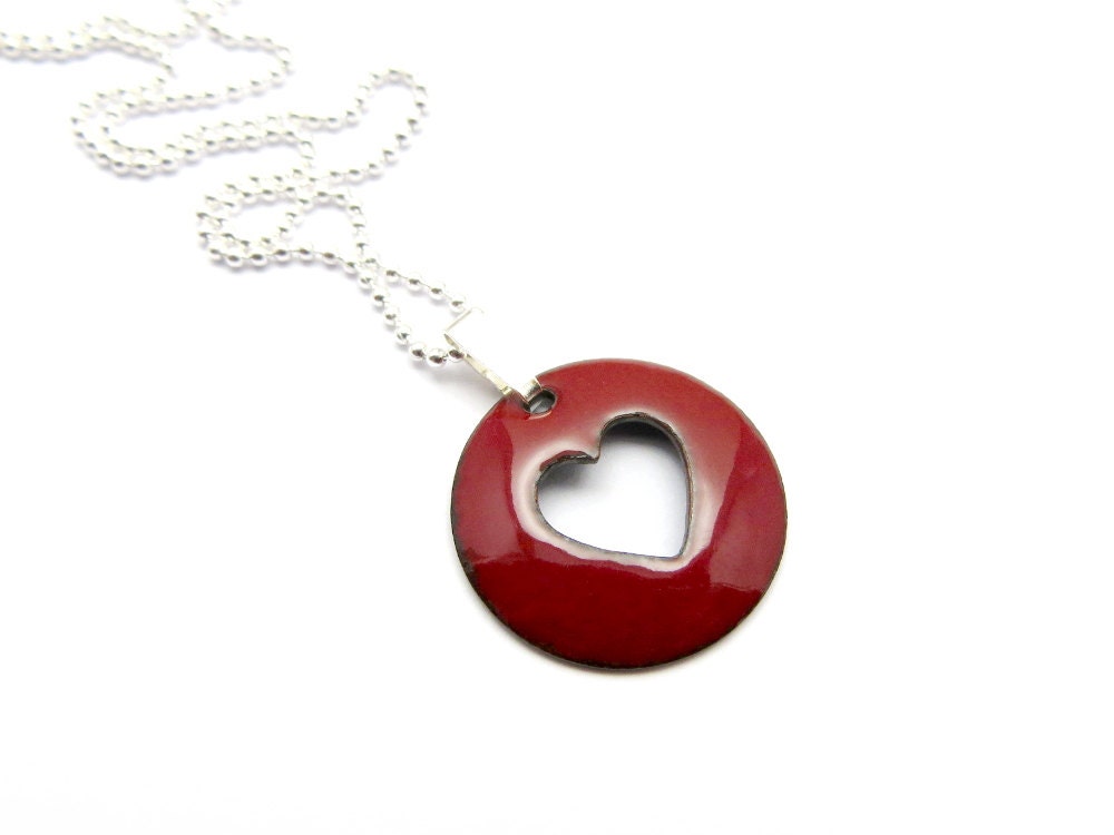 Herz Halskette - Feine 925 Silber Kette Mit Anhänger Aus Roter Emaille Herz Halskette - Feine 925 Silber Kette Mit Anhänger Aus Roter Emaille von happyment