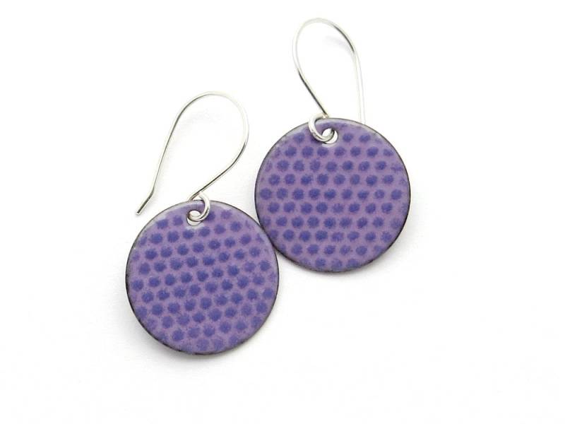 Lila Scheiben Ohrringe Mit Pünktchen - Emaille Ohrhänger Polka Dots Lila Scheiben Ohrringe Mit Pünktchen - Emaille Ohrhänger Polka Dots von happyment