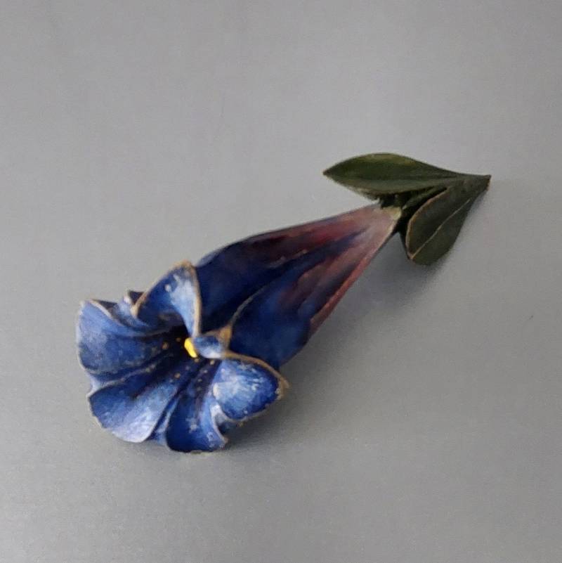 Vintage Alpen Brosche Aus Holz Geschnitzt Edelweiss, Enzian, Lilie - Souvenir 1930S von hard2findstuff