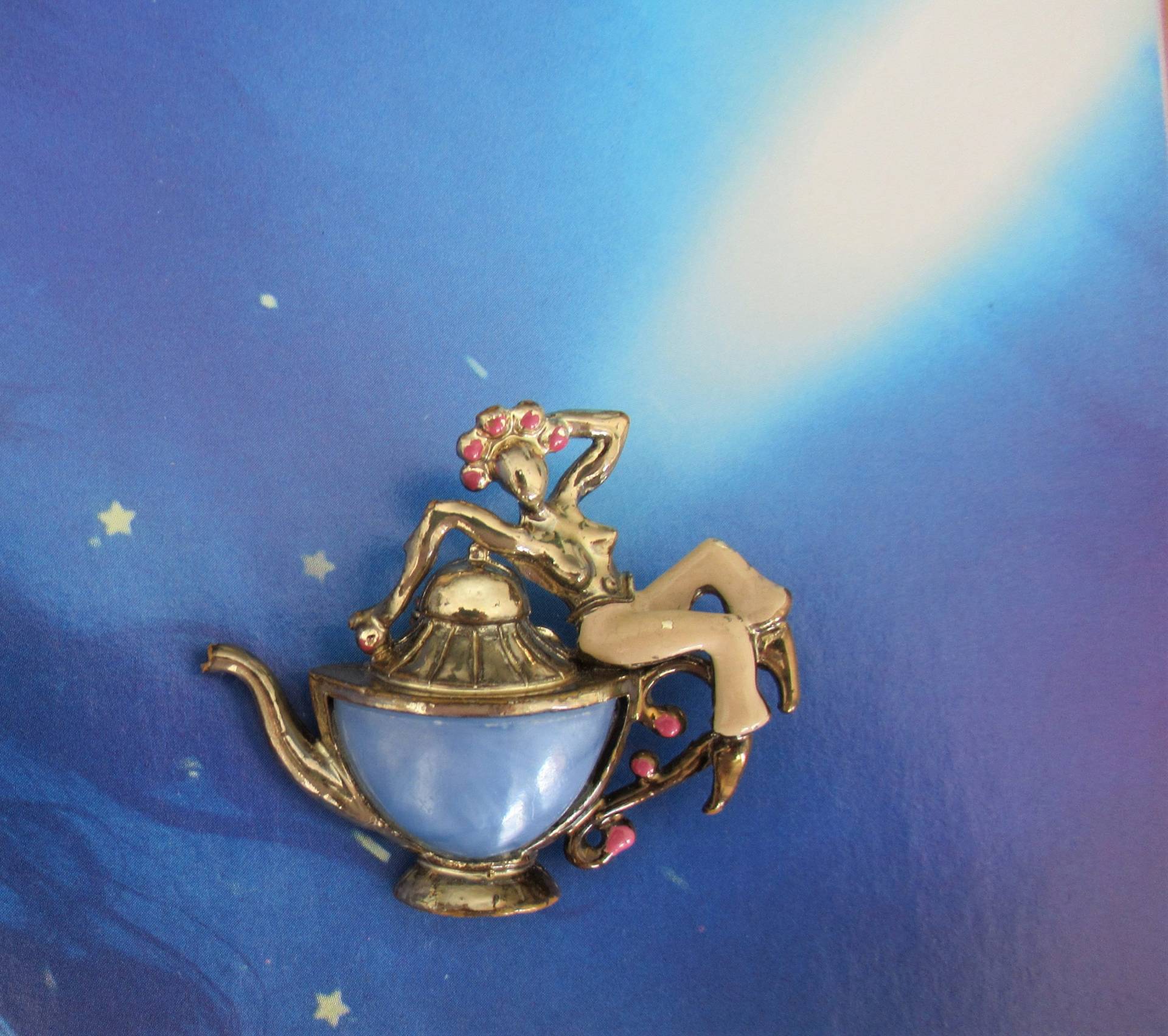 Vintage Brosche Genie Aladin Lampe Emaille & Lucite 5 cm X 4, 5 Selten Vintage Brosche Genie Aladin Lampe Emaille & Lucite 5 cm X 4, 5 Selten von hard2findstuff