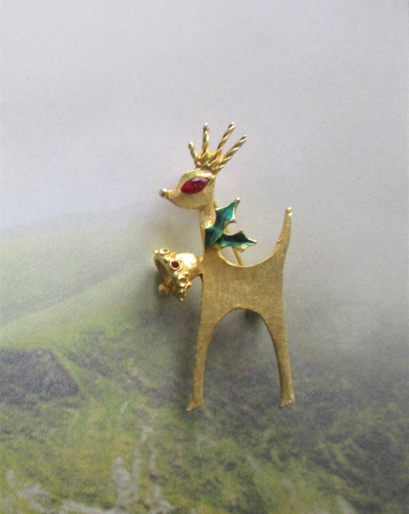 Vintage Brosche Signiert Mylu Weihnachtsbrosche Pin Rentier Mit Der Roten Nase Rudolph Und Klingel 6 cm X 3 Geschenk von hard2findstuff