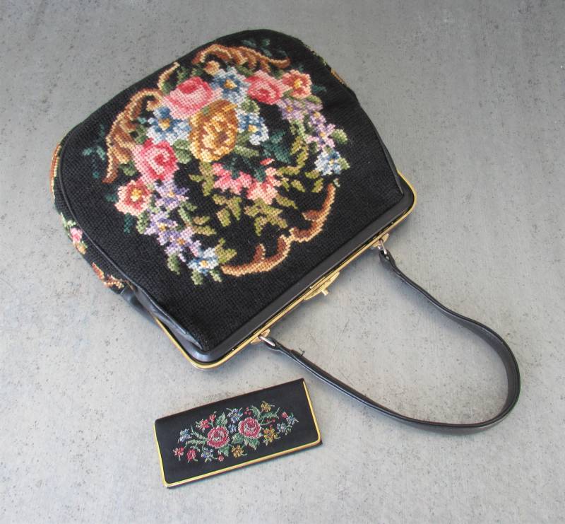 Vintage Große Petit Point Handtasche + Handspiegel Mit Kamm Bunte Gobelin Schultertasche 1950Er Jahre von hard2findstuff