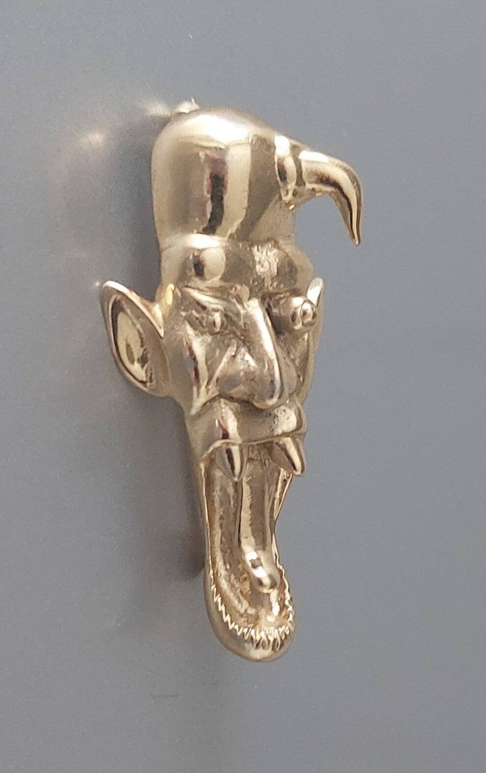 Vintage Groteske Teufel Brosche, Goldfarbener Gehörnter Dämon, 1960Er Jahre von hard2findstuff