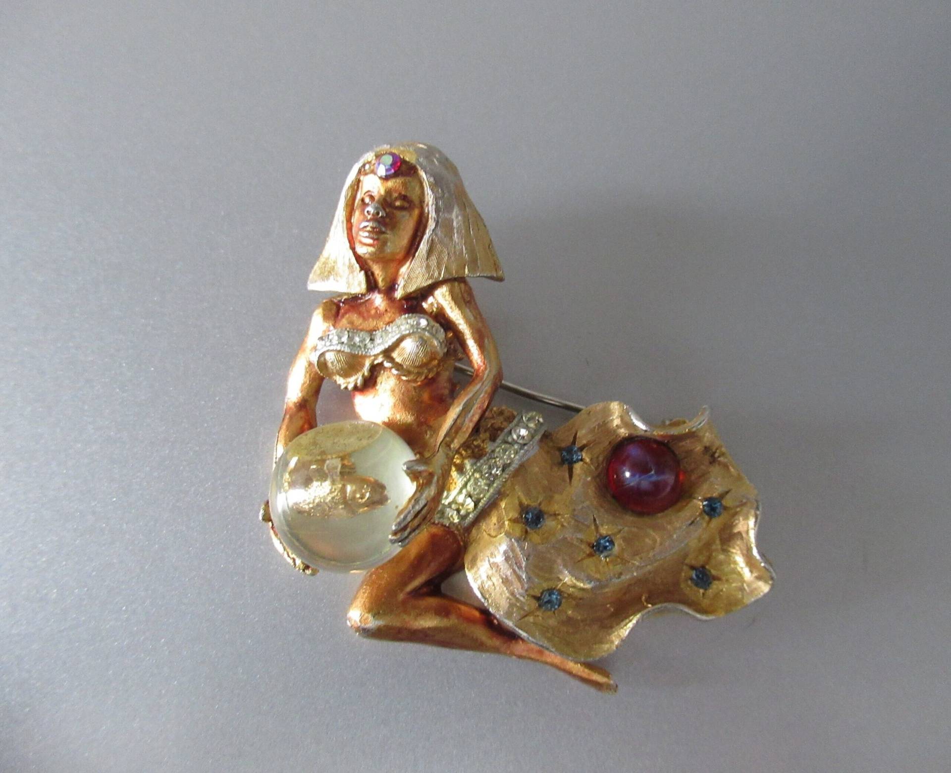Vintage Har Brosche Schwimmende Genie & Lucite Fischbowle 1950Er Jahre Vintage Har Brosche Schwimmende Genie & Lucite Fischbowle 1950Er Jahre von hard2findstuff