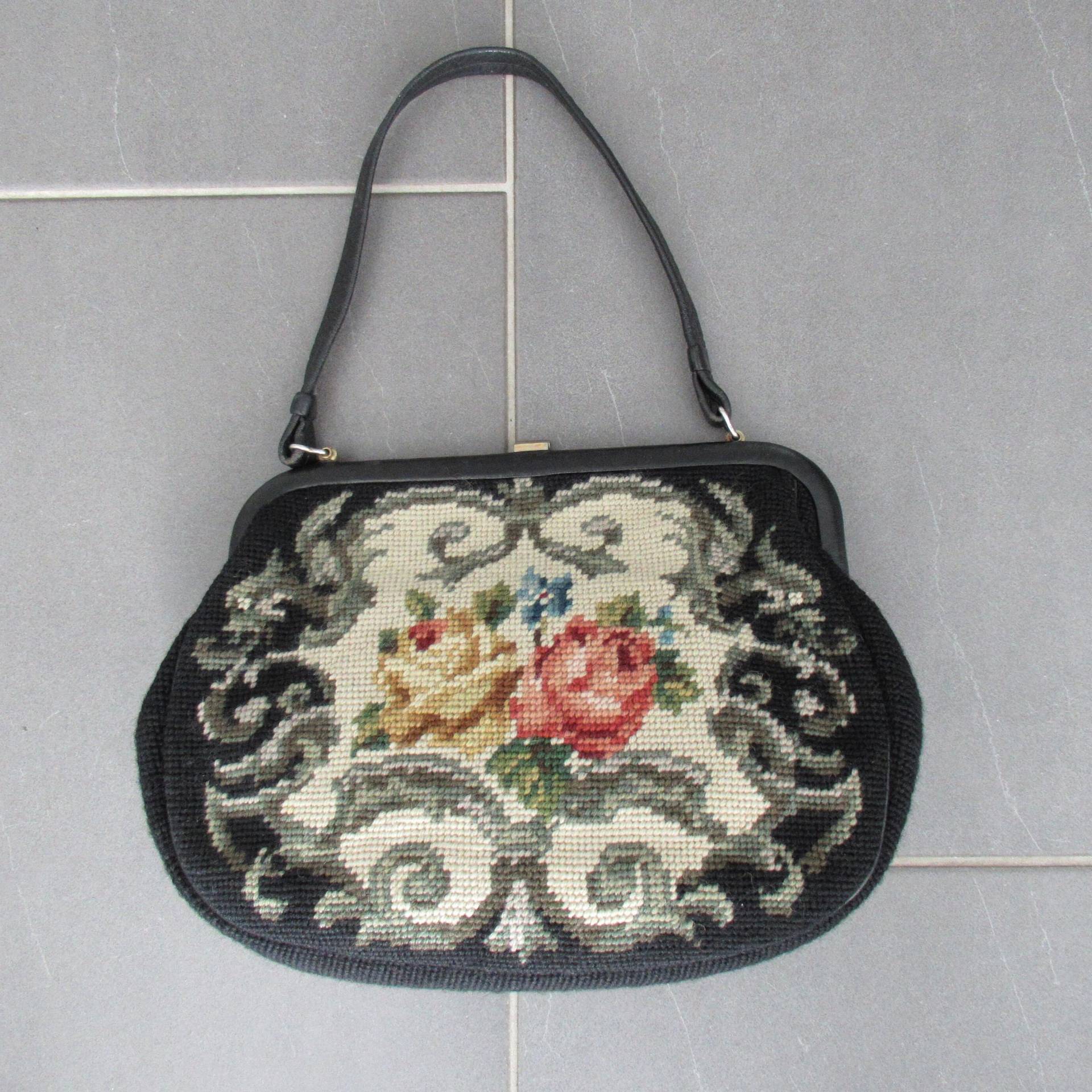 Vintage Nadelspitze Handtasche Gobelin Schultertasche 1950Er Jahre Petit Point Rosen Design Rot Gelb Vintage Nadelspitze Handtasche Gobelin Schultertasche 1950Er Jahre Petit Point Rosen Design Rot Gelb von hard2findstuff