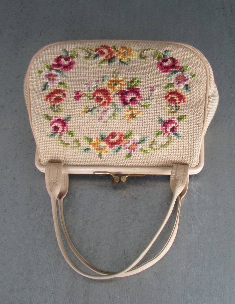 Vintage Nadelspitze Handtasche, Petit Point Blumen Rosen, Beige Leder von hard2findstuff