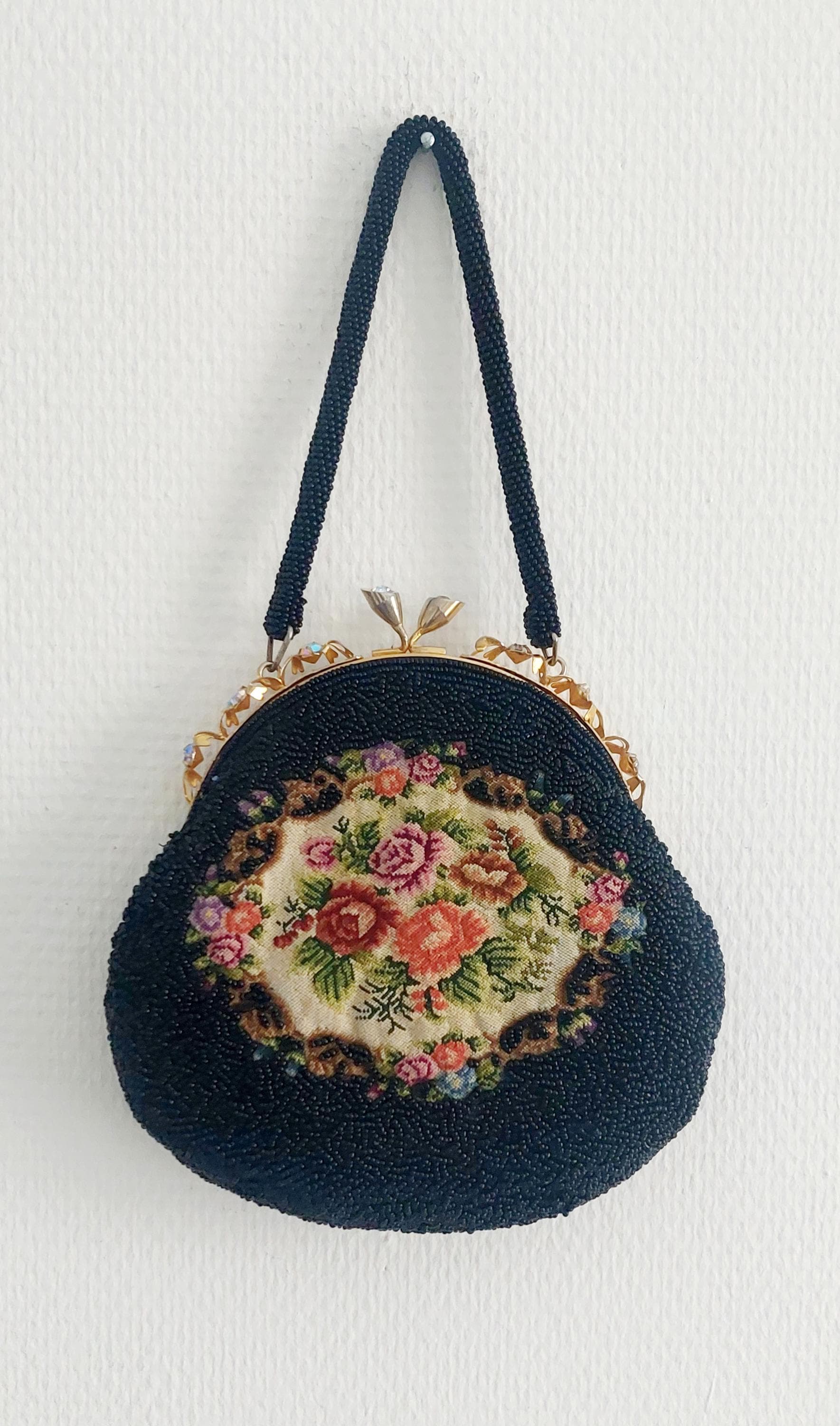 Vintage Perlen Handtasche & Petit Point Stickerei Abendtasche Hochwertige Tasche Kelly Made in Hongkong C 1950Er Jahre Geschenk von hard2findstuff