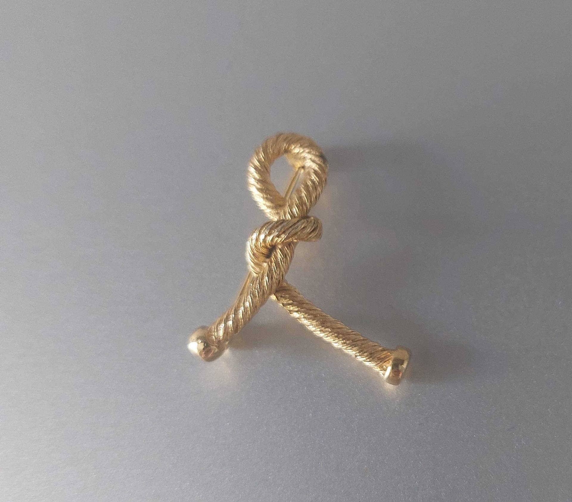 Vintage Signierte Grosse Brosche Winzige Knoten Goldfarbe Unisex Geschenk Vintage Signierte Grosse Brosche Winzige Knoten Goldfarbe Unisex Geschenk von hard2findstuff