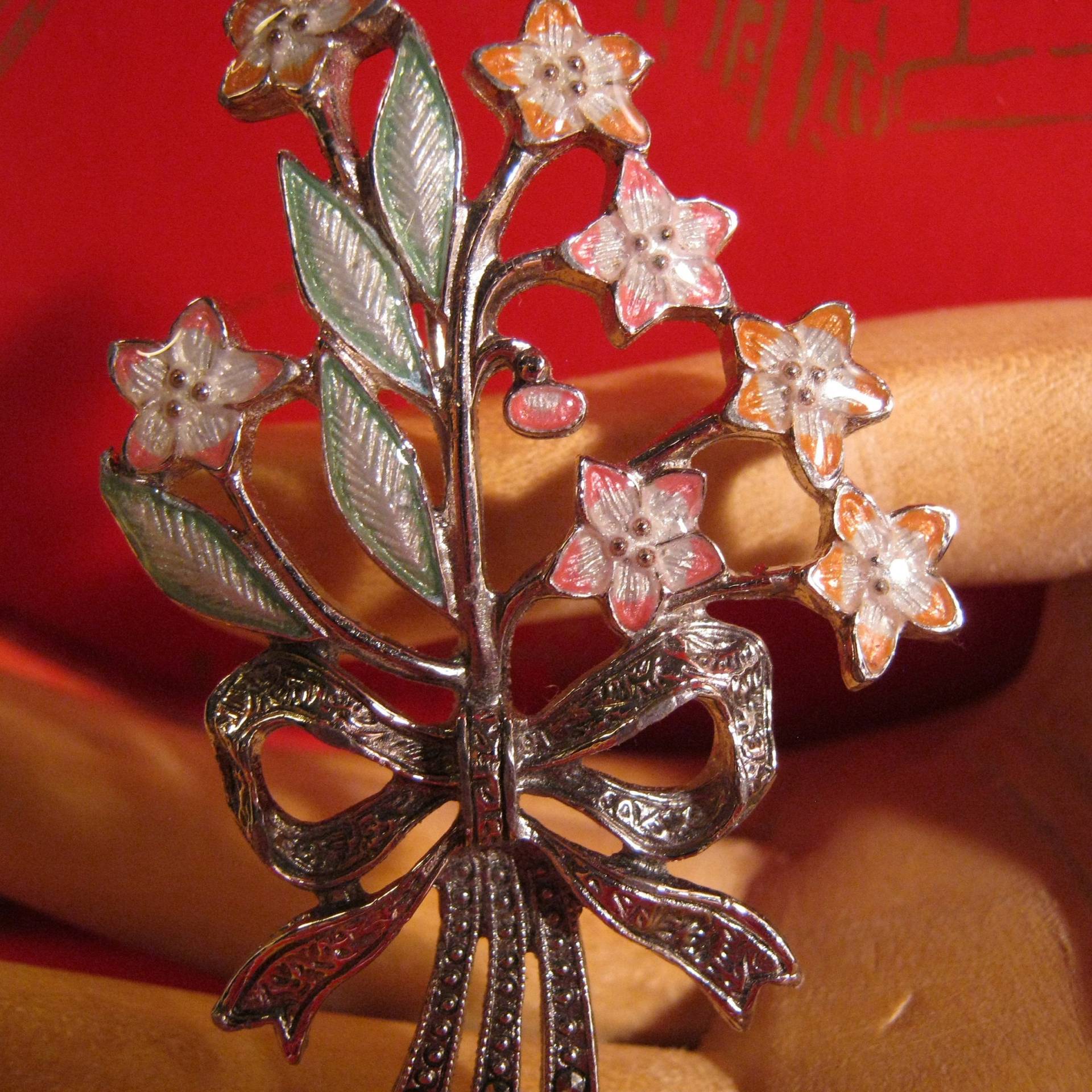 Vintage Bouquet Brosche Emaille Und Markaseit, Ostern, Muttertag, Frühling, Blumen von hardtwistfarm