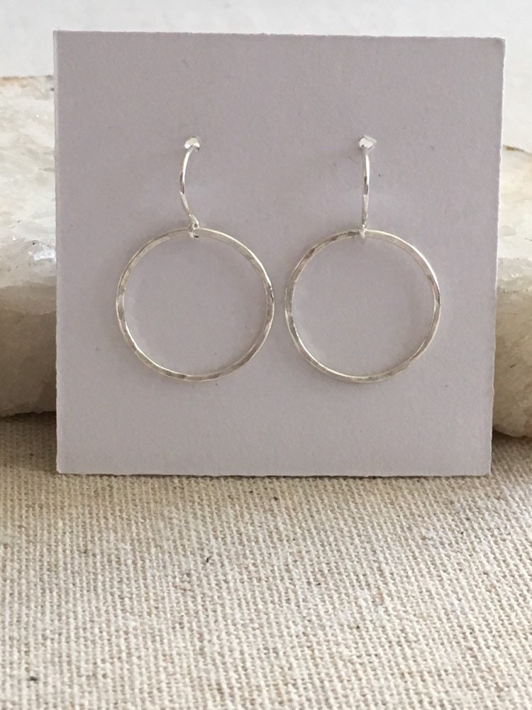 Gehämmerte Sterling Silber Kreis Ohrringe Boho Ohrringe Gehämmerte Sterling Silber Kreis Ohrringe Boho Ohrringe von harpernorthdesigns