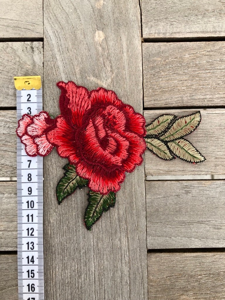 1 Stück Rose Rot, Grün, Bestickter Aufnäher Bügel Patch Blume Applikation Bügelbild Aufbügler 14cm X 11cm von hartmannknoepfe