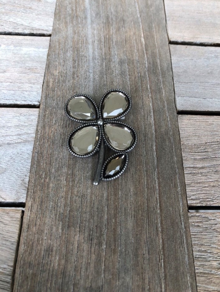 Brosche Anstecknadel Metall Blume Silber Antik Mit Beige | 1 Stück von hartmannknoepfe