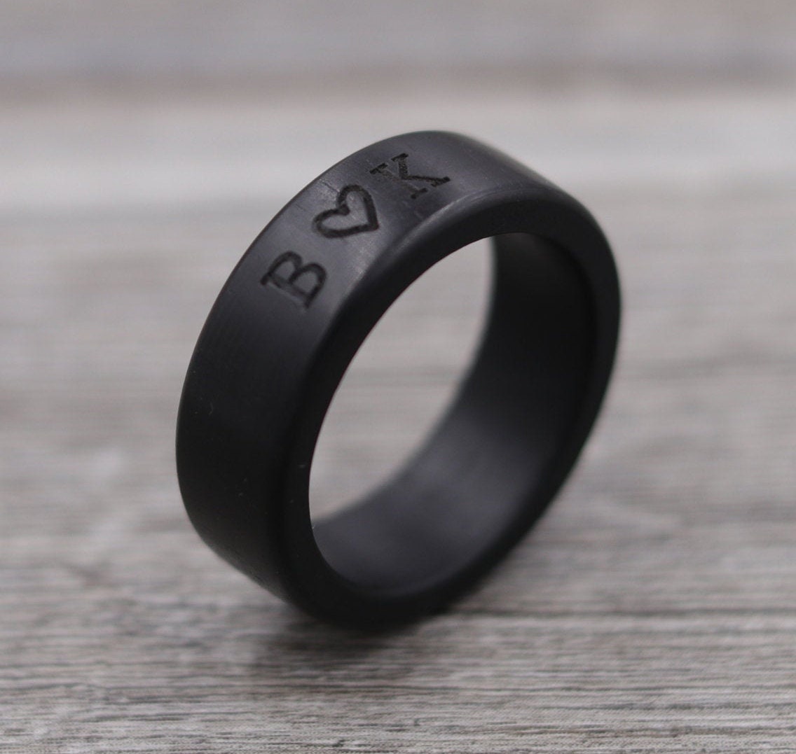 Ebenholz Ring Holzring Mit Gravur von hartwoodco