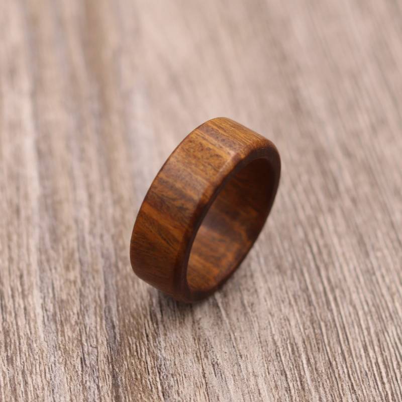Lignum Vitae Ring Individuell Gefertigter Holzring Lignum Vitae Ring Individuell Gefertigter Holzring von hartwoodco