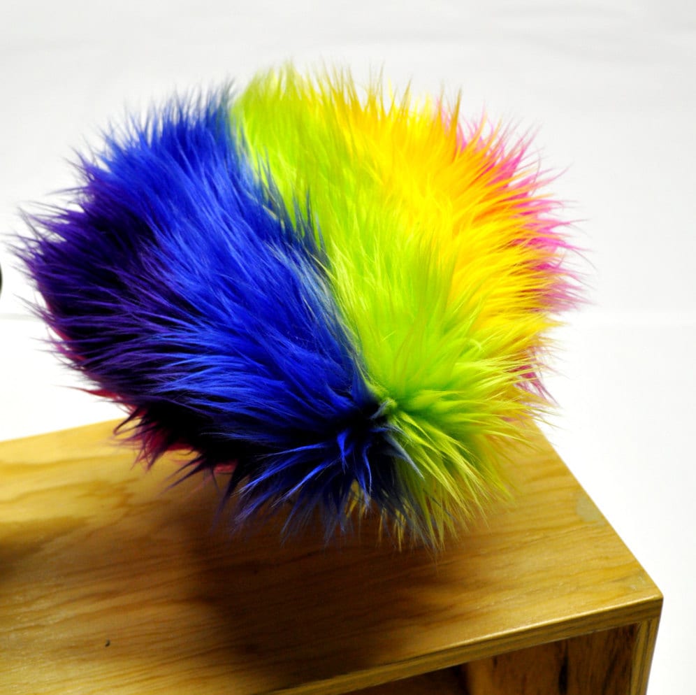 Rainbow Brights Pink Pelz - Fahrradsitzbezug Handgenäht von hautesaddle