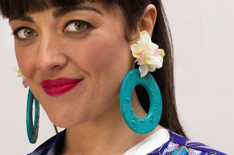 Blaue Leder Ohrclips Floraler Statement Schmuck von havanaflamingo