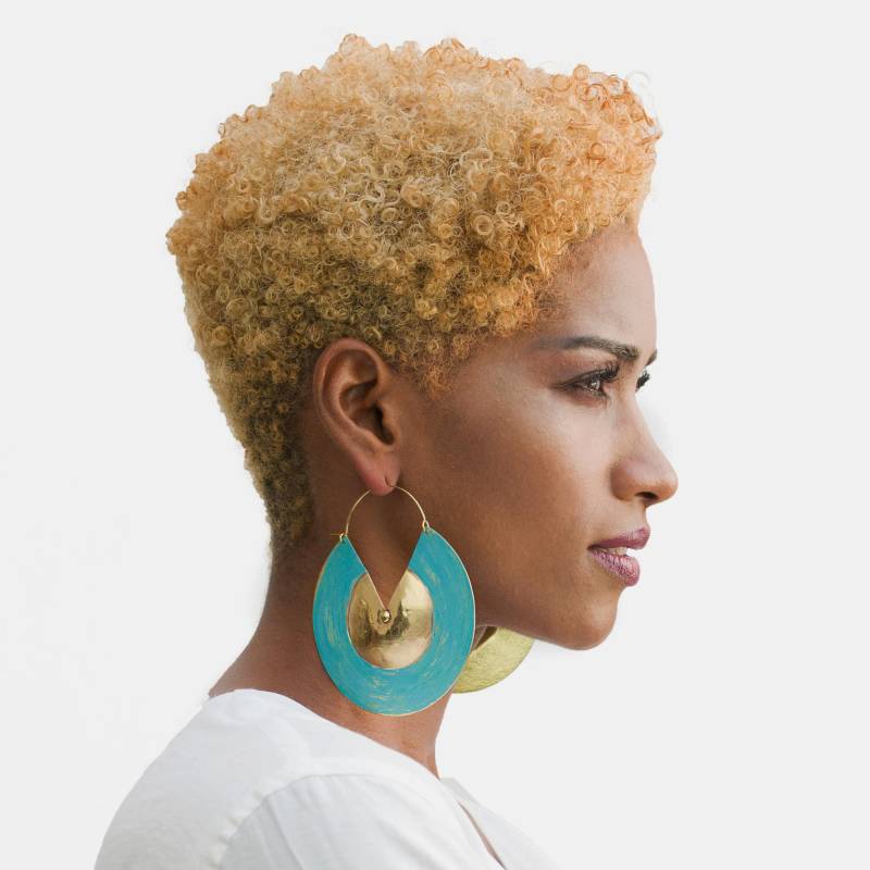 Große Türkise Creolen Rustikale Boho Messing Statement Ohrringe von havanaflamingo