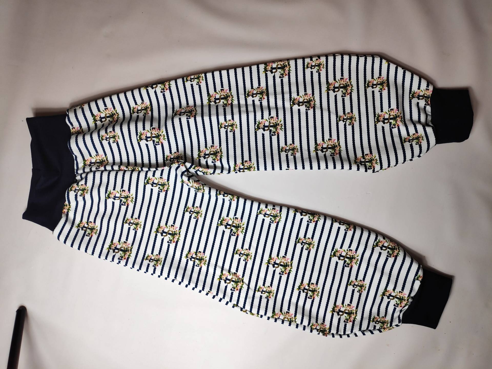 122/128 Pumphose Anker Blumenranke von hcotec