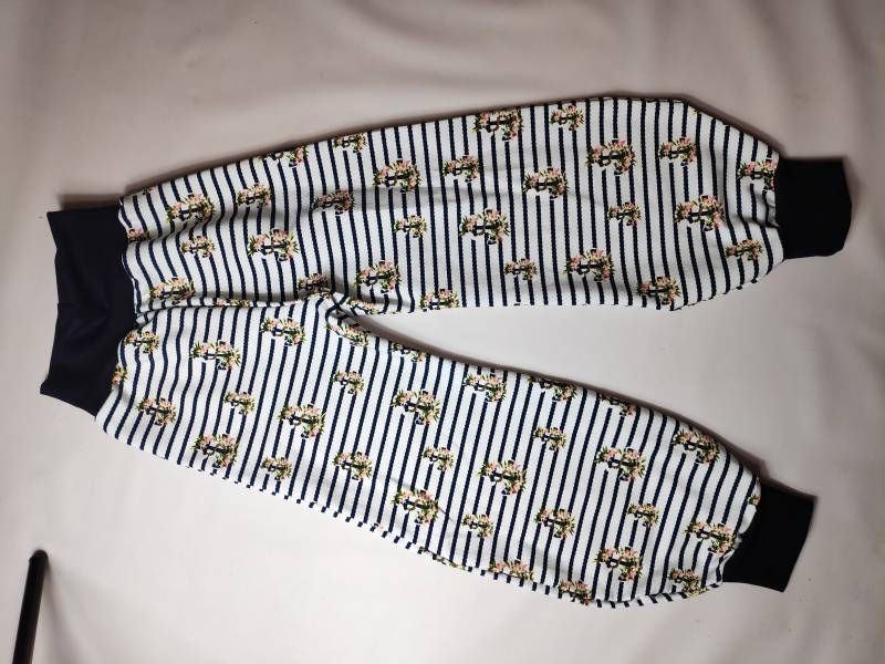 122/128 Pumphose Anker Blumenranke von hcotec