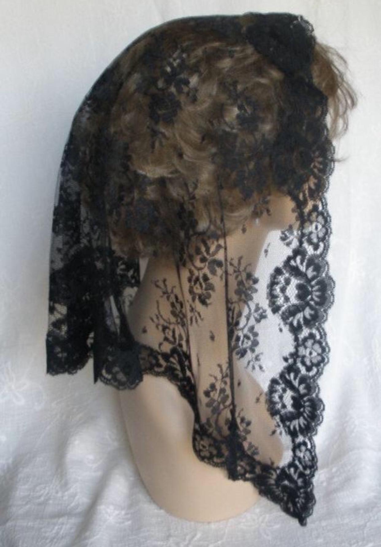 Wunderschöner Schwarzer Mantilla Chantilly Spitze Kopfbedeckung Kapelle Schleier Wunderschöner Schwarzer Mantilla Chantilly Spitze Kopfbedeckung Kapelle Schleier von headcoverings