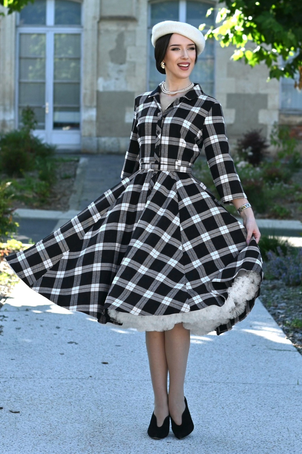 Checkmate Charm Swingkleid in Schwarz-Weiß Checkmate Charm Swingkleid in Schwarz-Weiß von hearts & roses