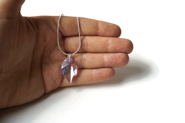 Rosa Kristall Blatt Halskette von heavyistheheart